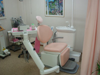 金子新池島歯科の診察台